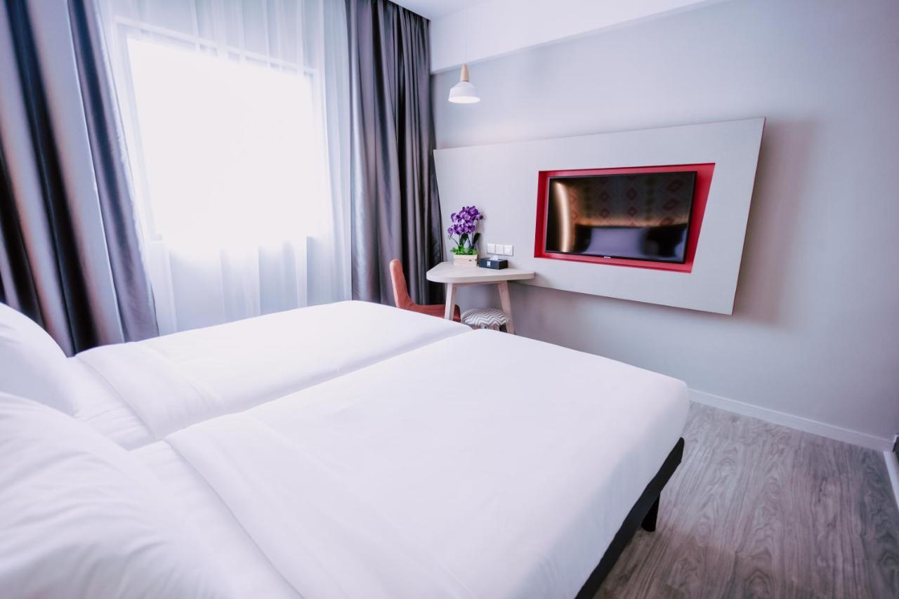 ホテル Ibis Styles コタバル エクステリア 写真