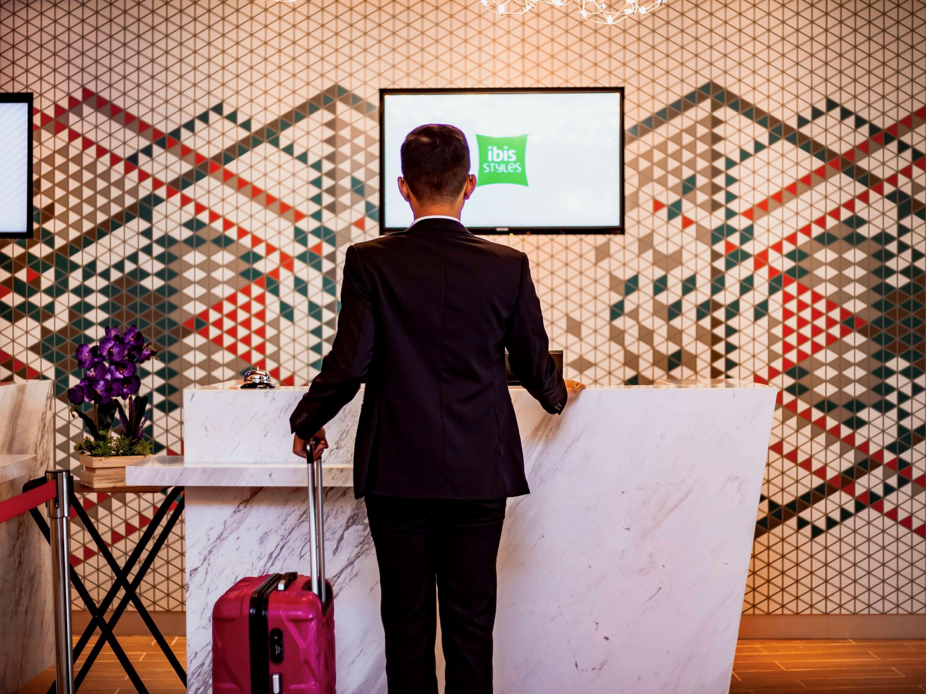 ホテル Ibis Styles コタバル エクステリア 写真
