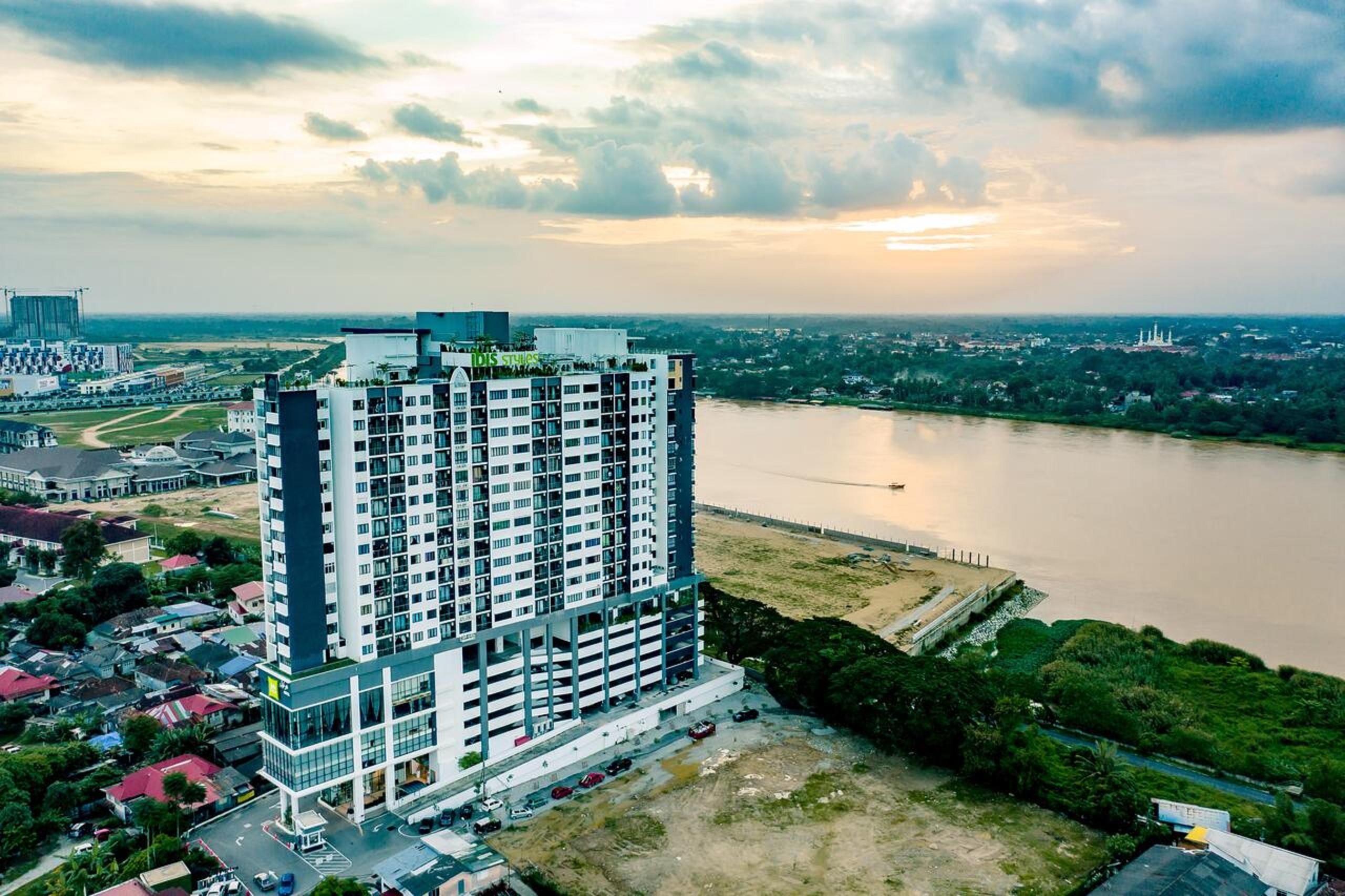 ホテル Ibis Styles コタバル エクステリア 写真