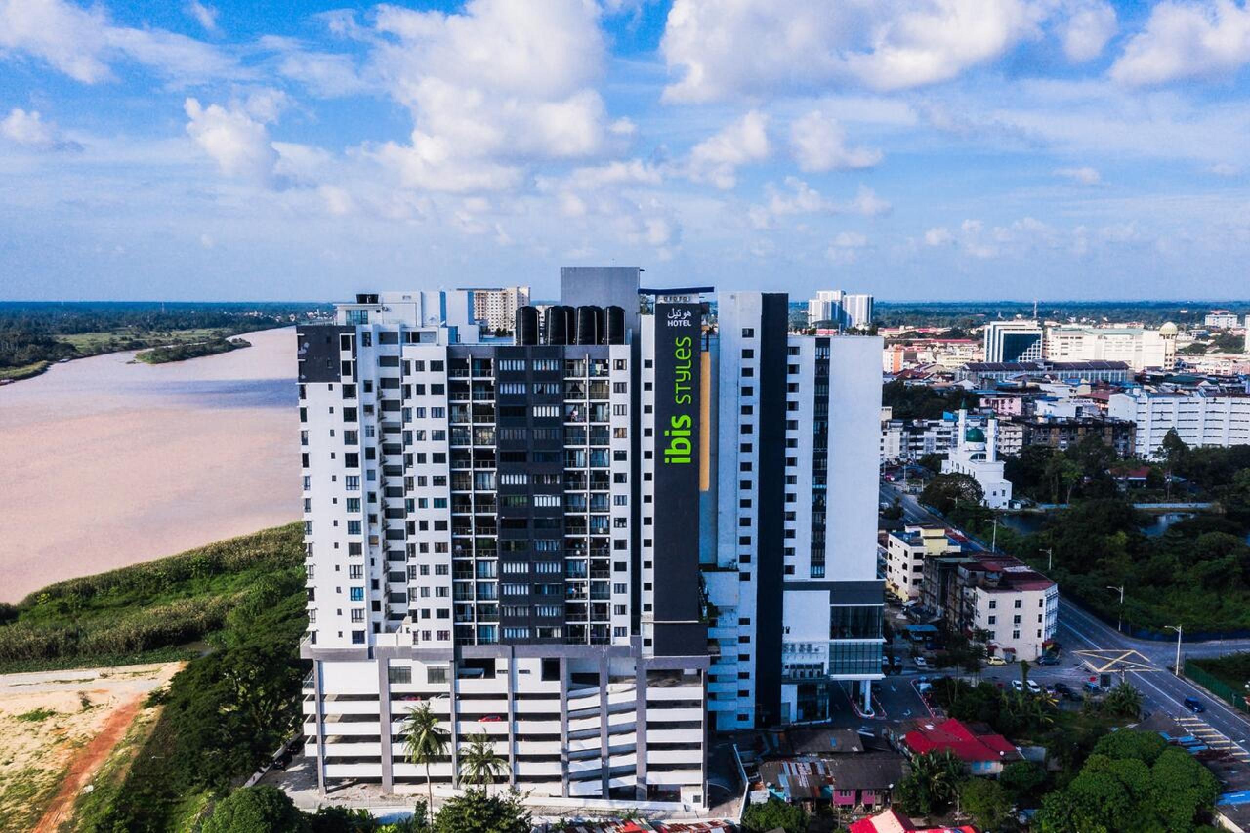 ホテル Ibis Styles コタバル エクステリア 写真