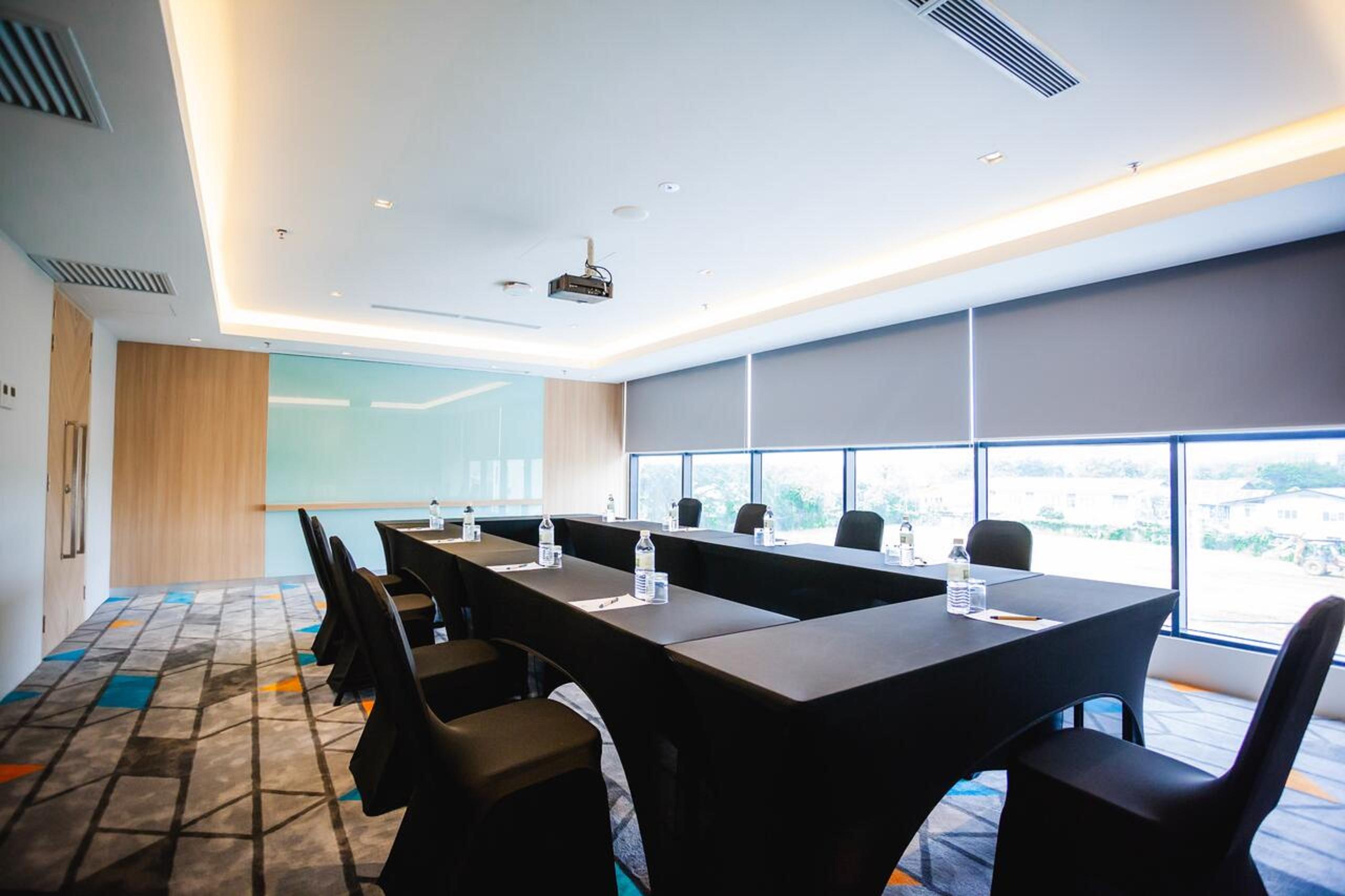 ホテル Ibis Styles コタバル エクステリア 写真