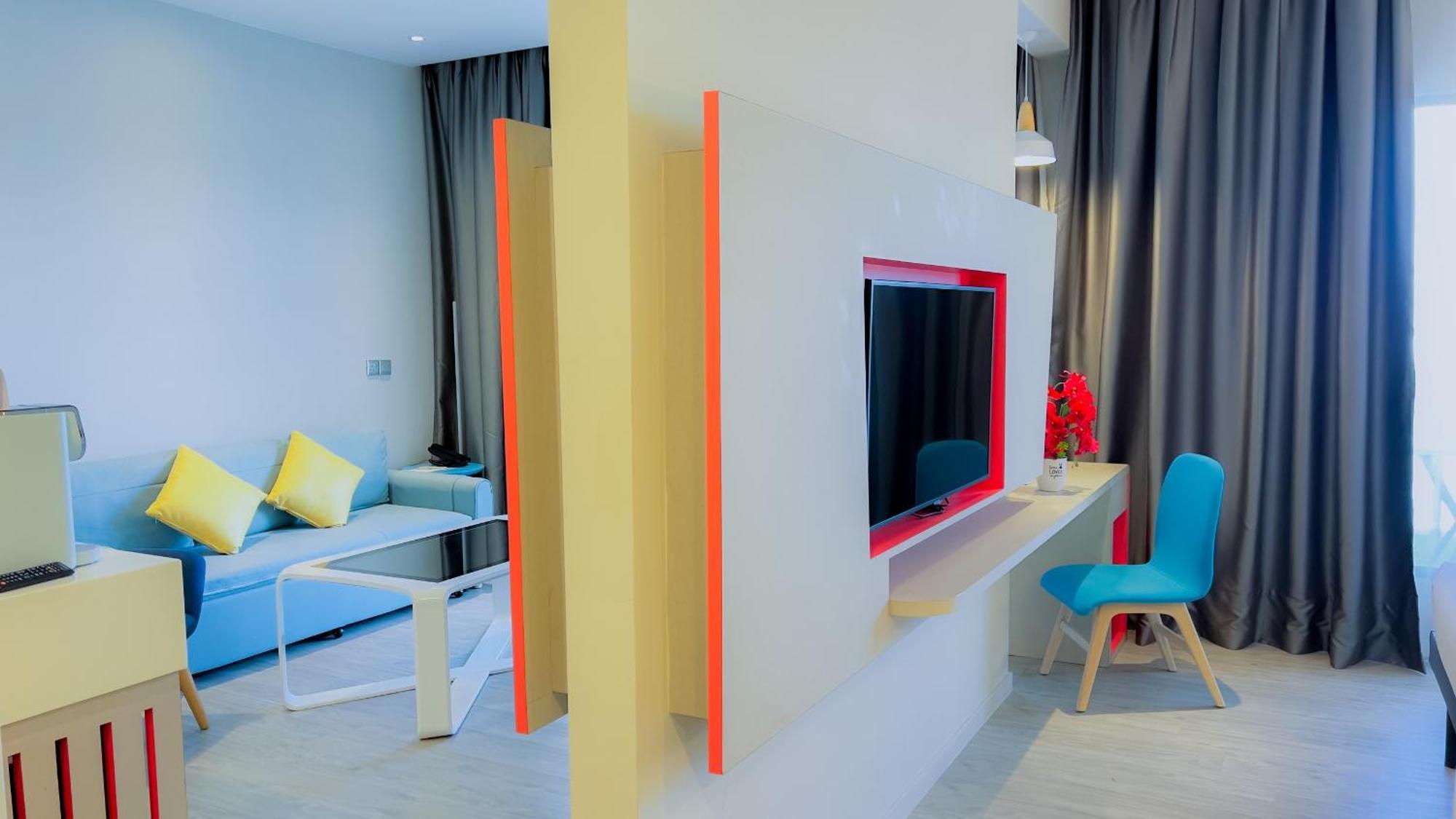 ホテル Ibis Styles コタバル エクステリア 写真